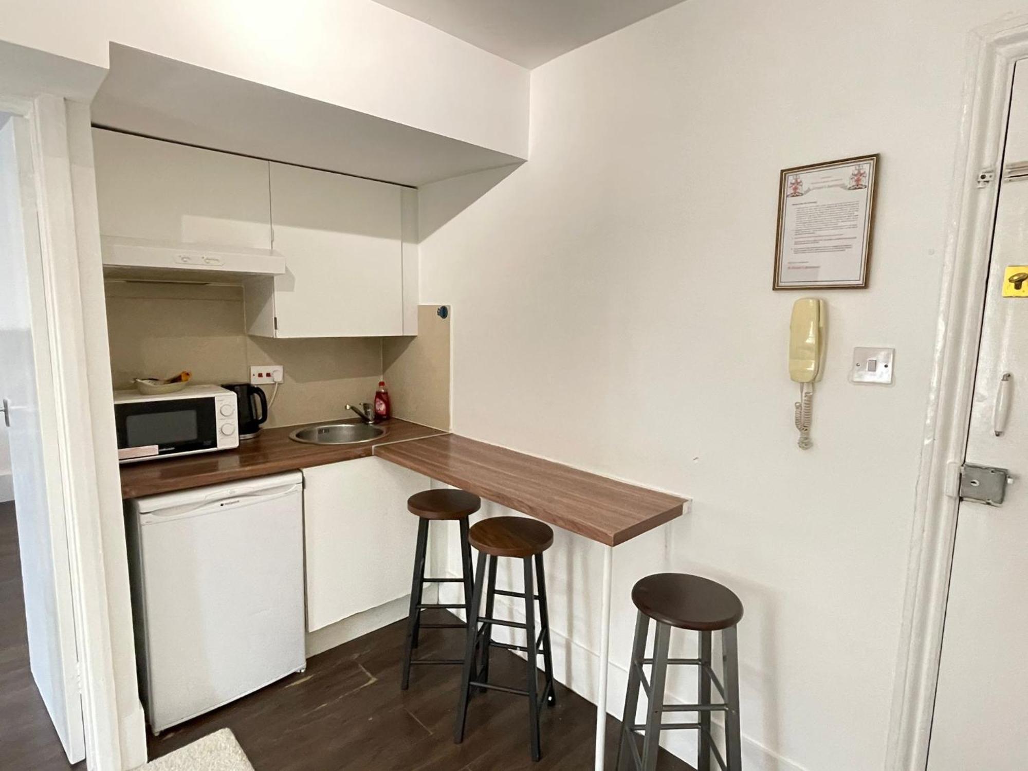 Captivating 1-Bed Apartment In Лондон Екстер'єр фото