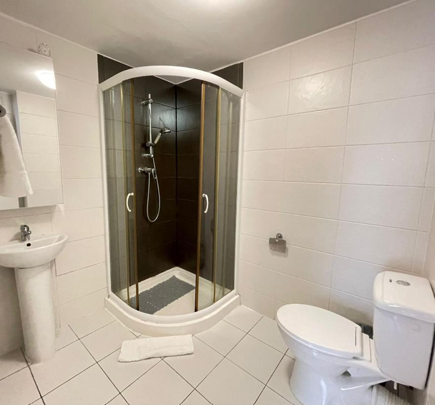 Captivating 1-Bed Apartment In Лондон Екстер'єр фото